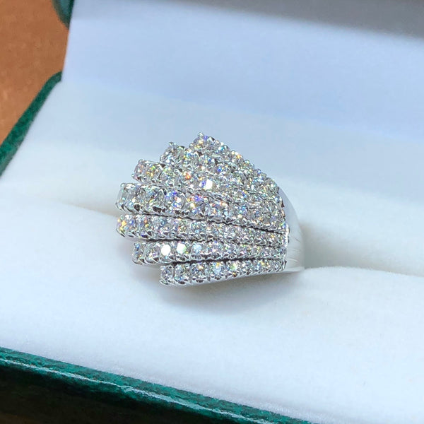 Elegant Diamond Ring